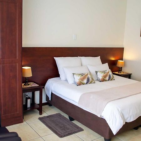 Amohela Guesthouse Midrand Zimmer foto