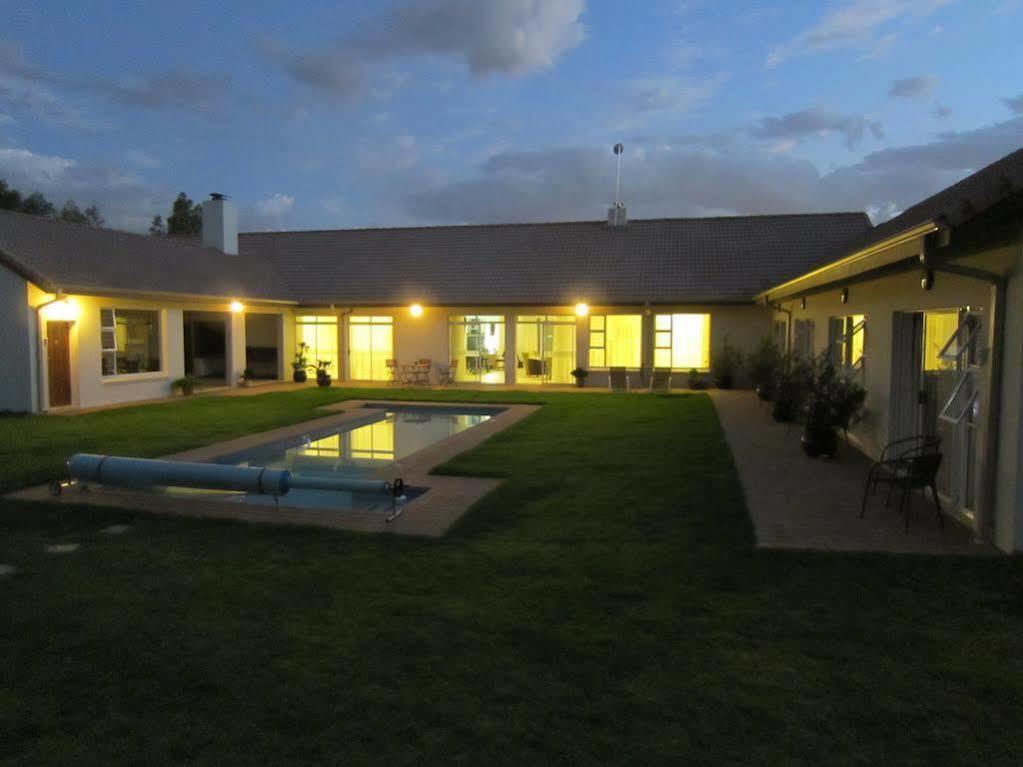 Amohela Guesthouse Midrand Exterior foto