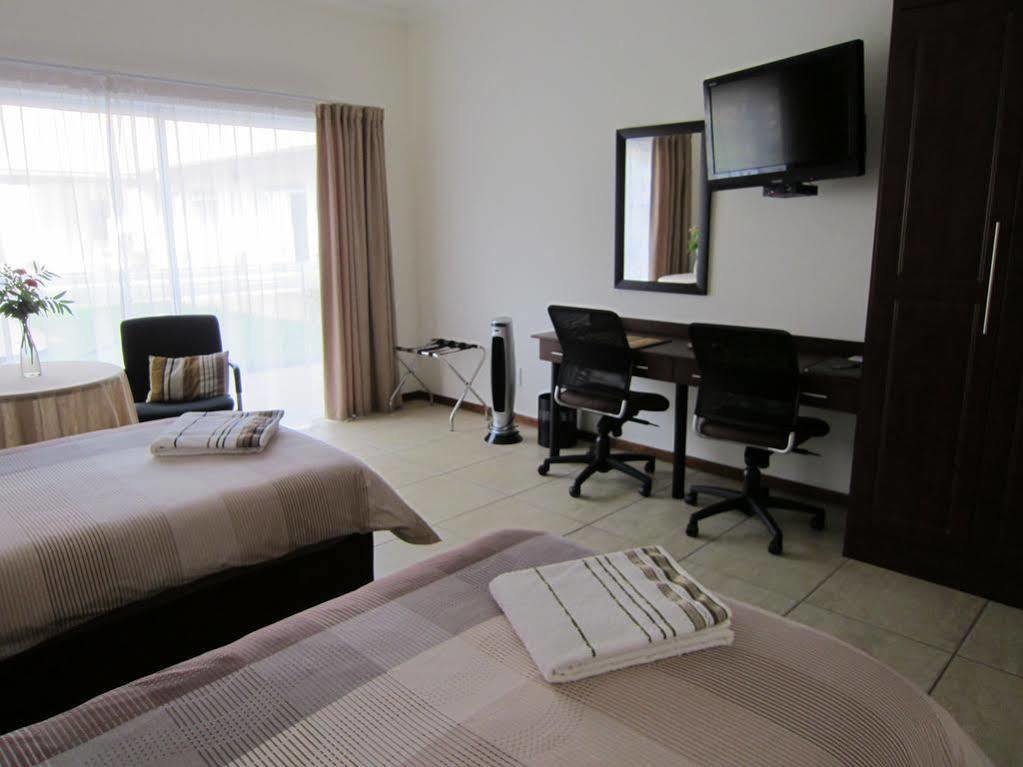 Amohela Guesthouse Midrand Exterior foto