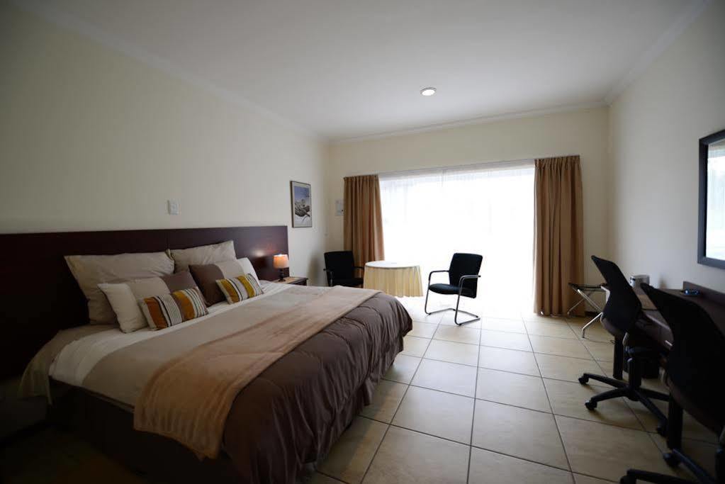 Amohela Guesthouse Midrand Exterior foto